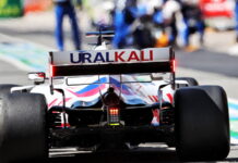 На машинах гонщиков Haas заменили выхлопную систему Nikita Mazepin