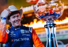 Диксон выиграл гонку в Техасе и вышел в лидеры серии Scott Dixon