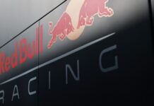 На восьми машинах заменили элементы силовых установок Red Bull Racing