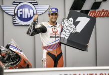 Зарко завоевал поул – и сразу упал Johann Zarco