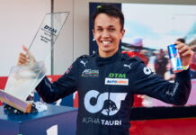 Алекс Элбон победил в воскресной гонке на Нюрбургринге Alexander Albon