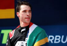 Кельвин ван дер Линде выиграл первую гонку на Нюрбургринге Kelvin van der Linde