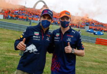 Гонщики Red Bull потеряли вторые моторы из трёх Sergio Perez, Max Verstappen
