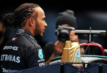 Хэмилтону заменили двигатель внутреннего сгорания Lewis Hamilton