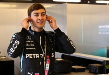 Расселл впервые сел в кокпит Mercedes W13 George Russell