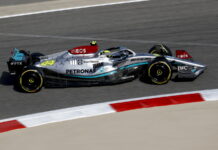 В Mercedes снимали датчики с машины для снижения веса Lewis Hamilton