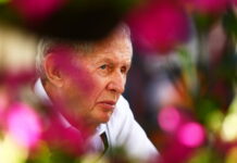 Марко: В Ferrari чувствуют прессинг и допускают ошибки Helmut Marko