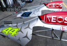 В Mercedes не привезли в Мельбурн новое заднее крыло Mercedes W13 bodywork and engine covers in the pit lane