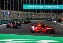 Гонщикам запретили ехать рядом перед рестартом Safety Car