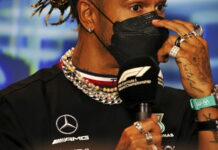 Хэмилтону разрешили оставить украшения до конца года Lewis Hamilton