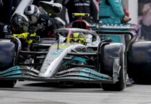 Эллиотт: Льюису не повезло с автомобилем безопасности Lewis Hamilton