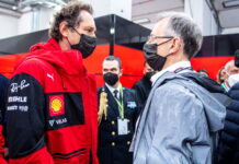 Джон Элканн: Надо улыбаться и готовиться к новым гонкам John Elkann