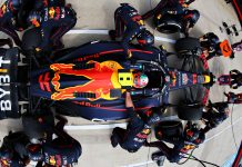 В Red Bull расследуют заминку на пит-стопе Sergio Perez