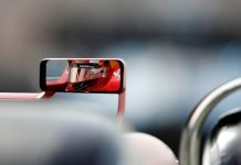 В 2023-м зеркала заднего вида станут больше Carlos Sainz, mirror