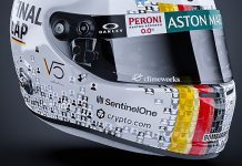 Болельщики могут разместить фото на шлеме Феттеля Sebastian Vettel, helmet