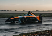 В McLaren провели первичную обкатку машины NEOM McLaren