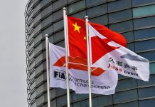 Слухи: Отменённому Гран При Китая не будет замены A Chinese flag alongside an FIA Formula 1 flag and a Juss Event