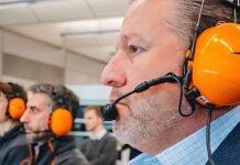 В McLaren впервые завели мотор на новой машине McLaren
