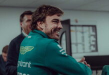Алонсо проходит подгонку сиденья Fernando Alonso