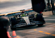 В Mercedes опровергли слухи о проблемах на обкатке Lewis Hamilton