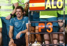 Aston Martin празднует успех в Бахрейне Fernando Alonso