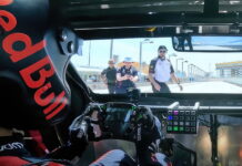 Ферстаппен за рулём CR-V Hybrid The Beast Max Verstappen