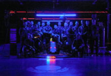 Механики Red Bull провели пит-стоп в полной темноте Red Bull