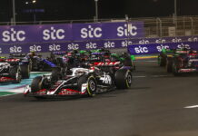 Двое гонщиков получили штрафные баллы Kevin Magnussen