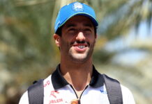 Алан Джонс: Риккардо надо хотя бы опережать напарника Daniel Ricciardo