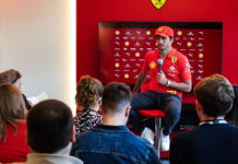 Карлос Сайнс извинился за касание с машиной напарника Carlos Sainz