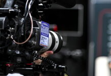 В Netflix планируют купить права на трансляцию Формулы 1 camera, F1 TV, Netflix