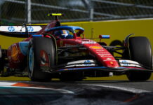 Сайнс оштрафован и опустился на пятое место Carlos Sainz