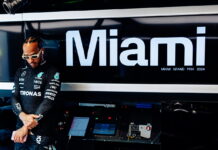 Хэмилтон: Я эмоционально переживаю наши неудачи Lewis Hamilton