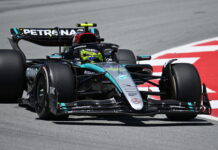 Mercedes привезёт обновлённое днище машины в Зандфорт Lewis Hamilton