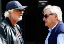 Бриаторе и де Мео проявляют интерес к Карлосу Сайнсу Flavio Briatore, Carlos Sainz