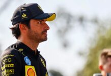Карлос Сайнс: Хэмилтону нельзя просто отказать Carlos Sainz