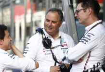 Вольфф: В Сингапуре поборемся за более высокие результаты Toto Wolff, Ron Meadows, Andrew Shovlin