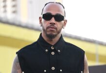 Хэмилтон поработает на симуляторе Ferrari 20 января Lewis Hamilton