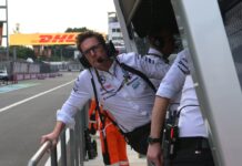 Шовлин: Надеюсь, у нового шасси не будет недостатков W15 Andrew Shovlin