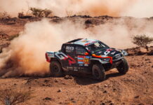 Дебютанты сенсационно победили в первый день гонки Dakar, Henk Lategan