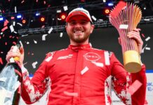 Роуленд вырвал победу, оставив не у дел пилотов Porsche Oliver Rowland