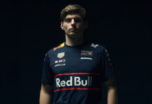 В Red Bull представили новую униформу Max Verstappen