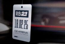 В Red Bull Racing намекнули на боевую раскраску RB21 Red Bull