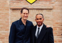 В контракте Хэмилтона с Ferrari есть особое условие? John Elkann, Lewis Hamilton