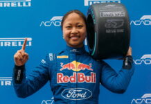 Хлоя Чамберс завоевала поул в дождевой квалификации Chloe Chambers