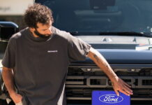 Мекис: Риккардо будет иногда появляться в паддоке Daniel Ricciardo