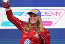 Дождевая драма в Сингапуре: Триумф Войг над Пин на финишной прямой Maya Weug