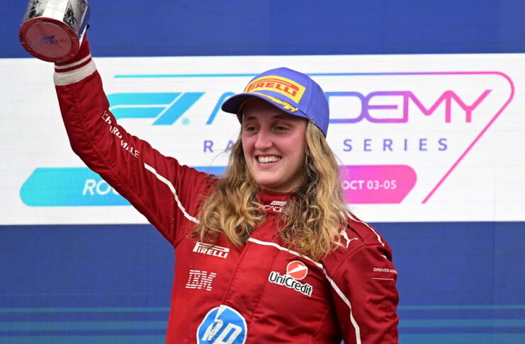 Дождевая драма в Сингапуре: Триумф Войг над Пин на финишной прямой Maya Weug