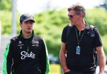 Гуанью Чжоу — резервный пилот Cadillaс Zhou Guanyu, Graeme Lowdon