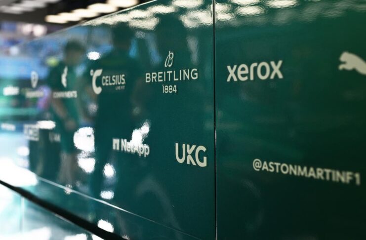 Обновлённая машина AMR26 пока не доставлена в Венгрию Aston Martin